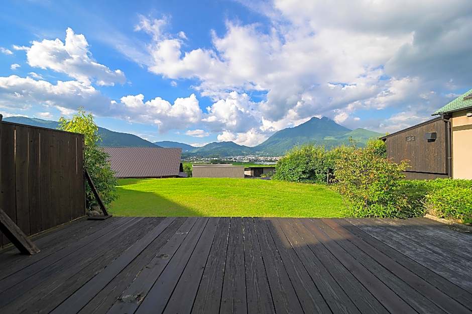 Yufuin Onsen Toshoan