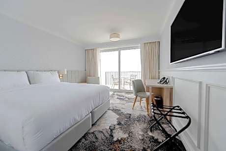 1 King Bed, Non smoking.