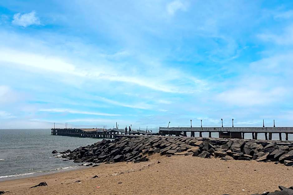 Treebo Grace Inn, 3 Min Walk From Promenade Beach