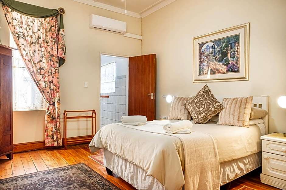 Karoo Ouberg Guest Lodge