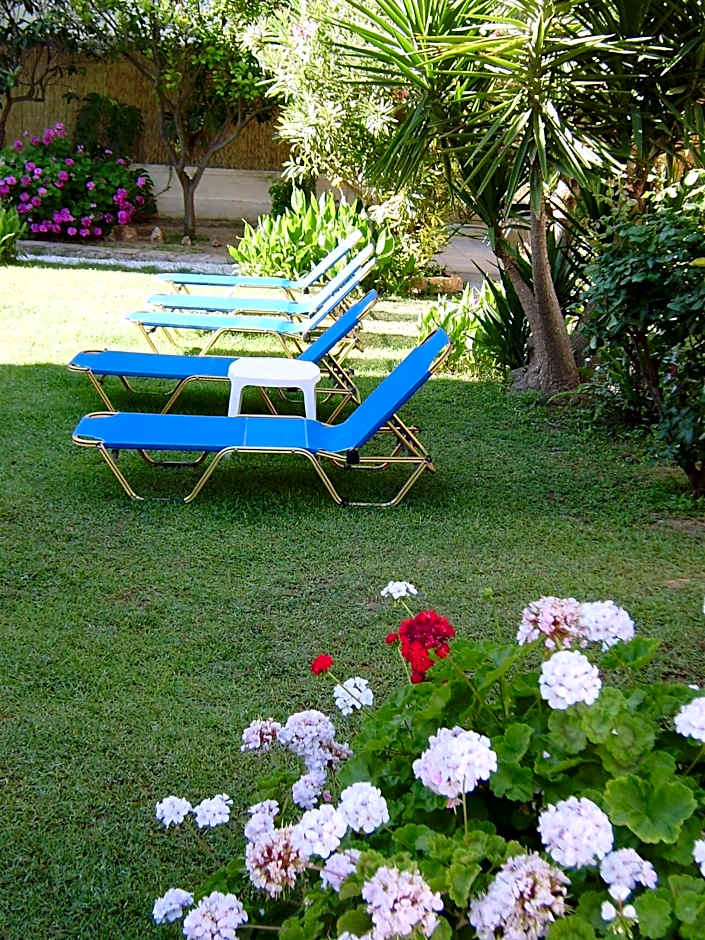 Nicolas Studios & Apartments