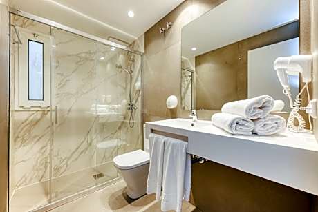 DUPLEX QUADRUPLE ROOM (2ADULTS+2CHILDREN)