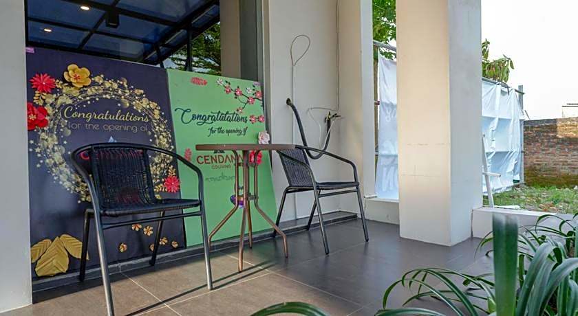 RedDoorz Plus near Solo Baru