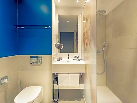 Superior Queen Room - City side