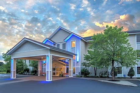 Holiday Inn Express Hotel & Suites Brattleboro, an IHG Hotel