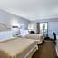 Days Inn & Suites by Wyndham Navarre - near Beaches/Hurlburt