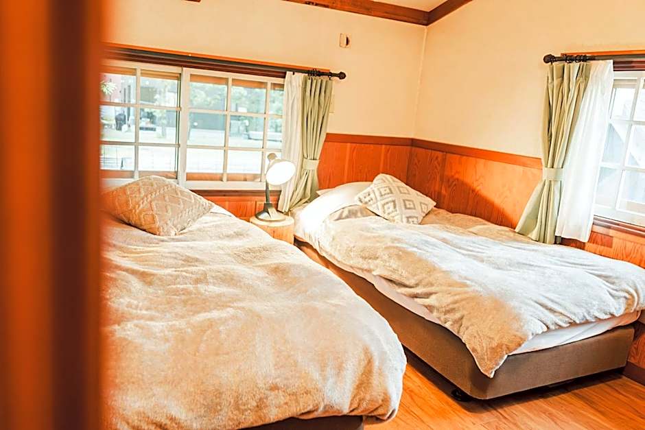 Hakuba Pension & Log Hotel Meteor