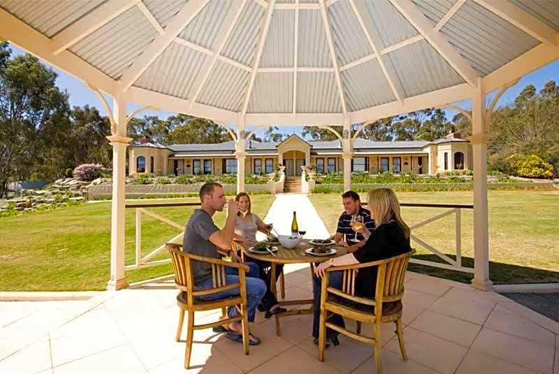 Brice Hill Country Lodge