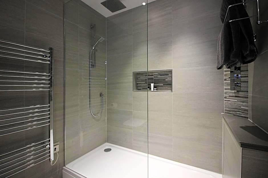 Best Western Plus Pastures Hotel