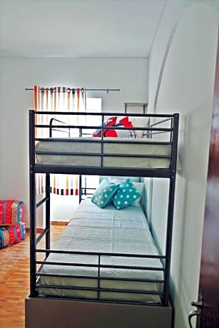 Bed in 4-Bed Mixed Dormitory Room