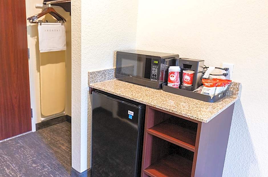 Cobblestone Inn & Suites - Winters