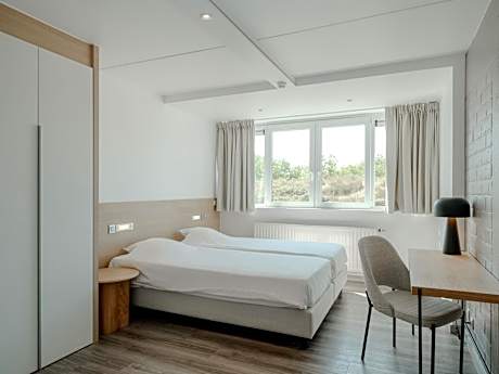 Apartment with Shower