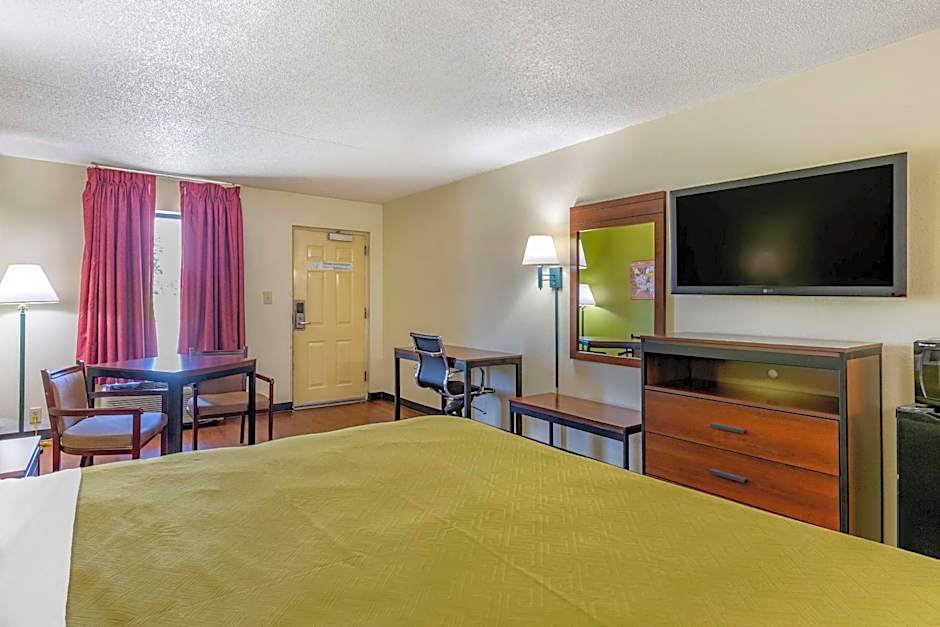 Econo Lodge Fayetteville I-95