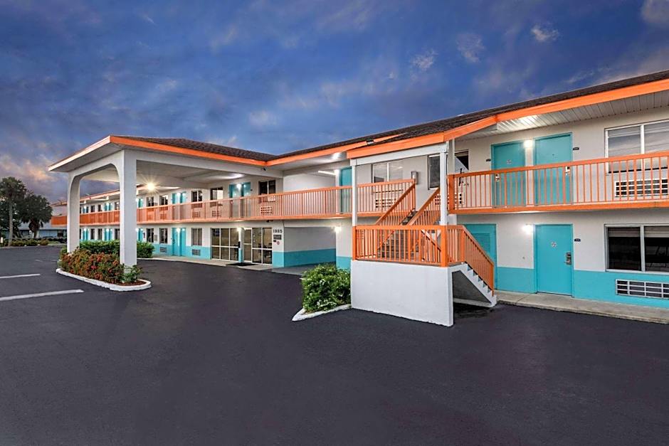 Howard Johnson by Wyndham Vero Beach/I-95
