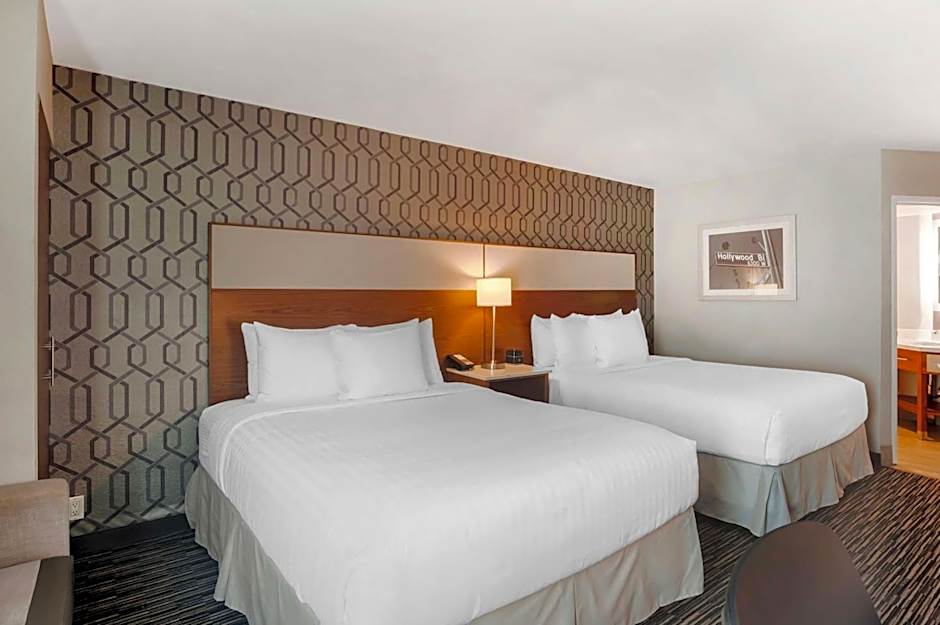 Best Western Plus Commerce Hotel