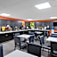 La Quinta Inn & Suites by Wyndham Knoxville East