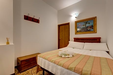 Economy Double Room with Shared Bathroom