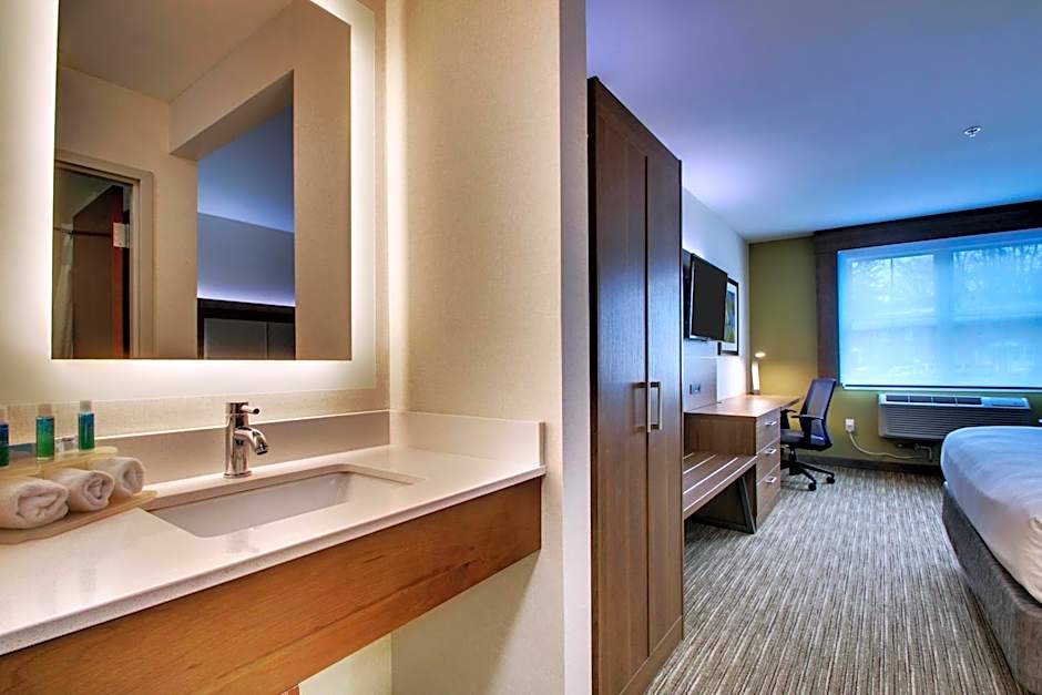Holiday Inn Express Durham-UNH By IHG