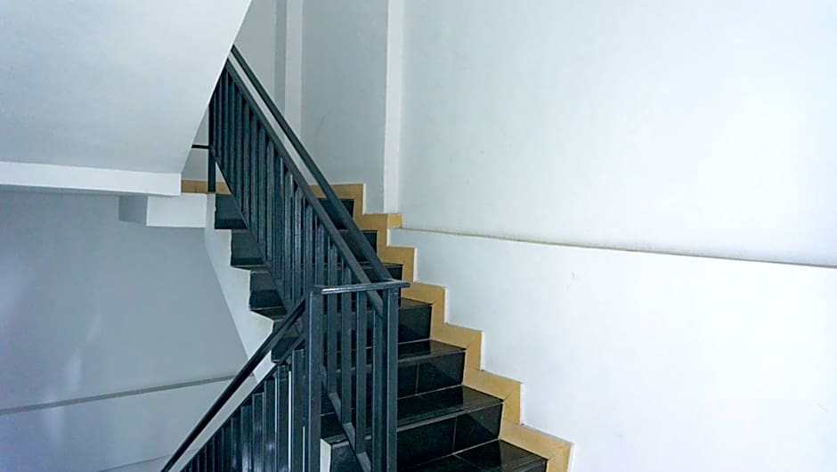 RedDoorz near Pelabuhan Jayapura