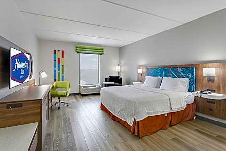 1 King Bed Study With Sofabed Nonsmoking