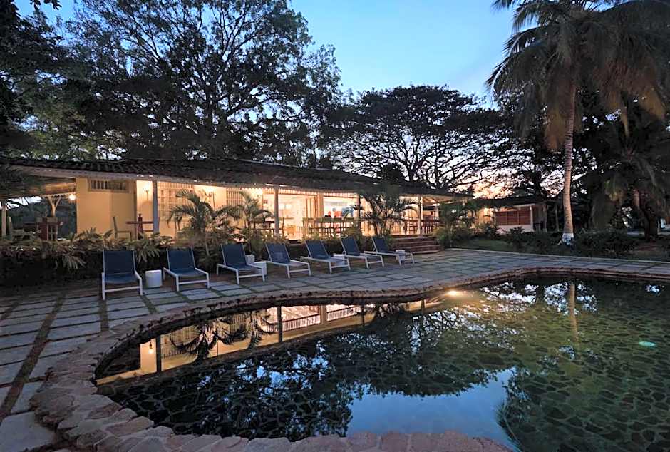 Villa Marina Lodge & Condos