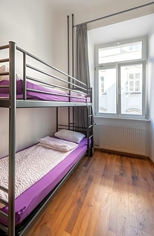 Bed in 4-Bed Mixed Dormitory Room