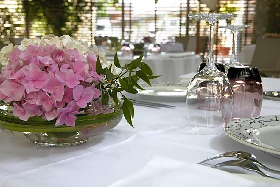 Logis Hôtel - Restaurant Maison Claude Darroze