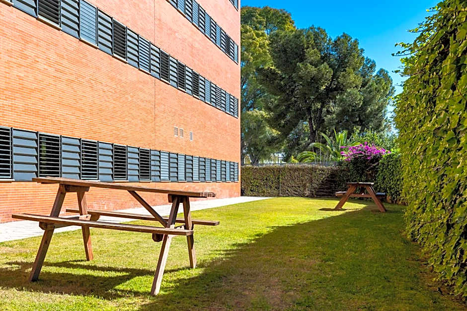 Micampus Estanislao del Campo, Student Residence