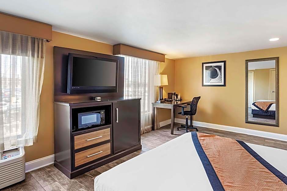 Best Western Plus Newark Airport West