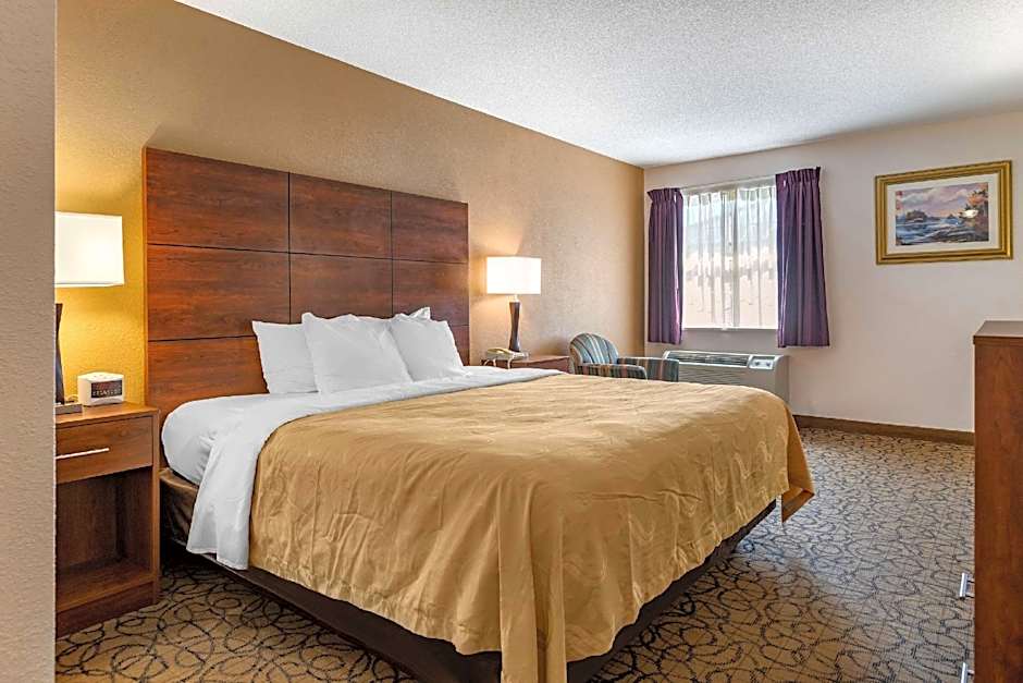 Quality Inn & Suites Manistique