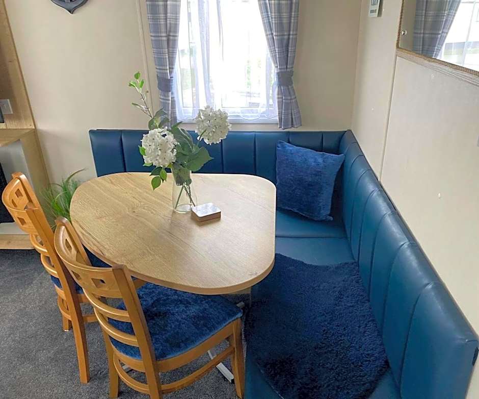 The Wardens Hideaway - Tattershall Lakes Country Park