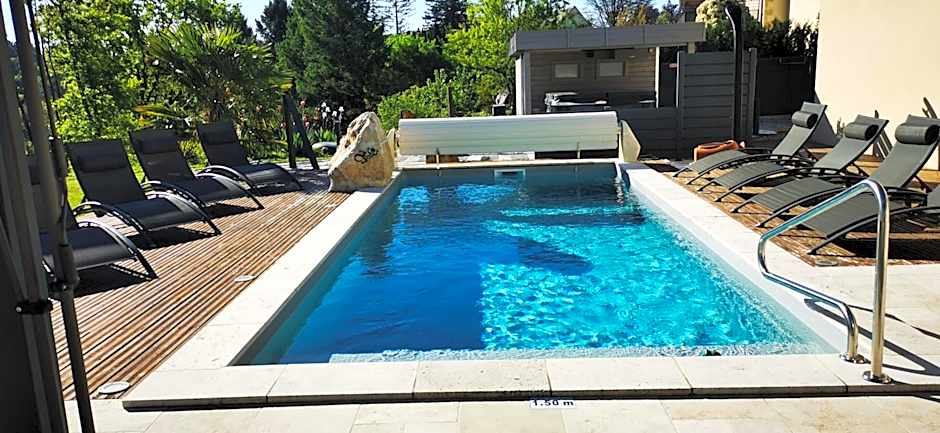 "Notre Bastide" Maison et table d'hôtes sur réservation, Piscine, Climatisation, Jacuzzi, Prise pour VE