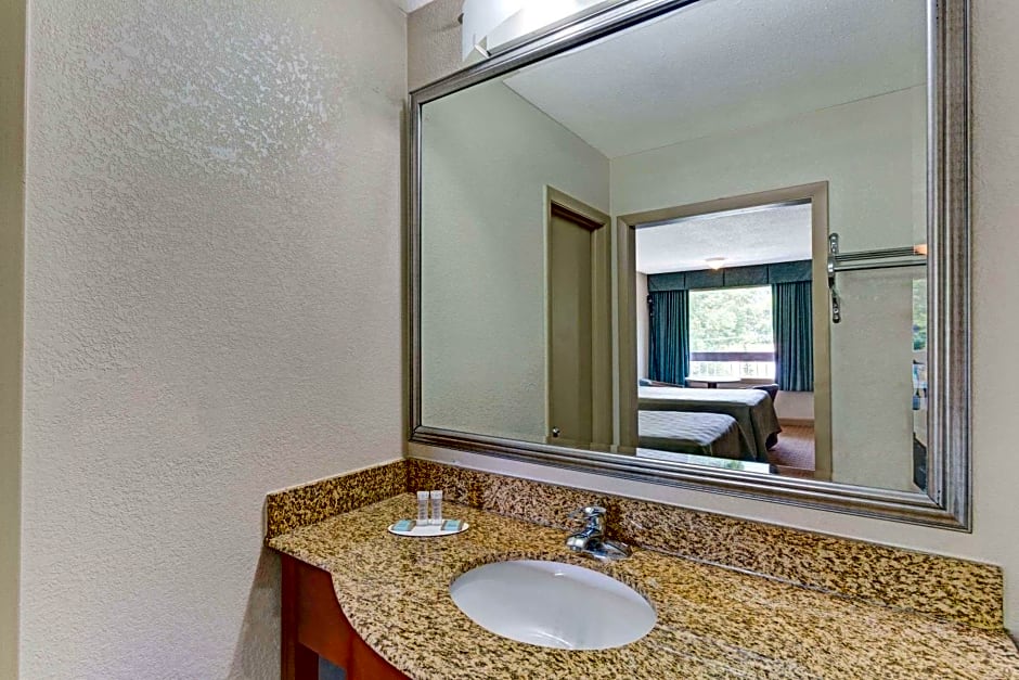 Travelodge by Wyndham Williamsburg Colonial Area