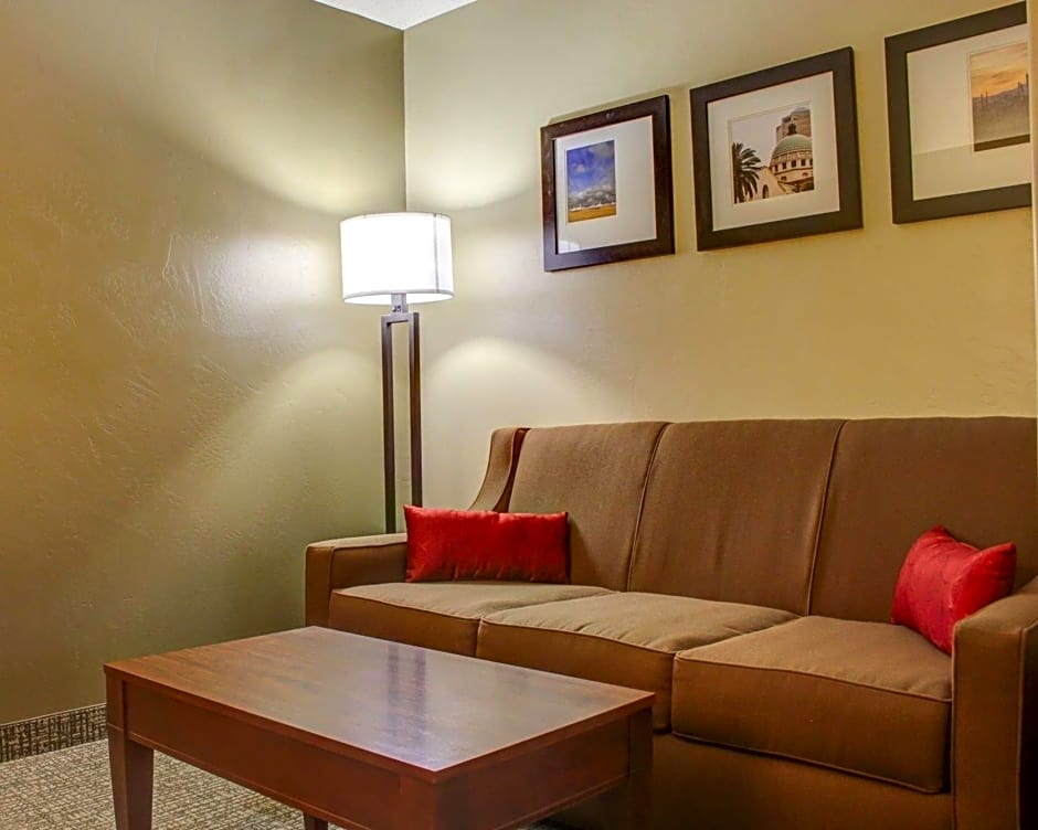 Comfort Suites Tucson Airport