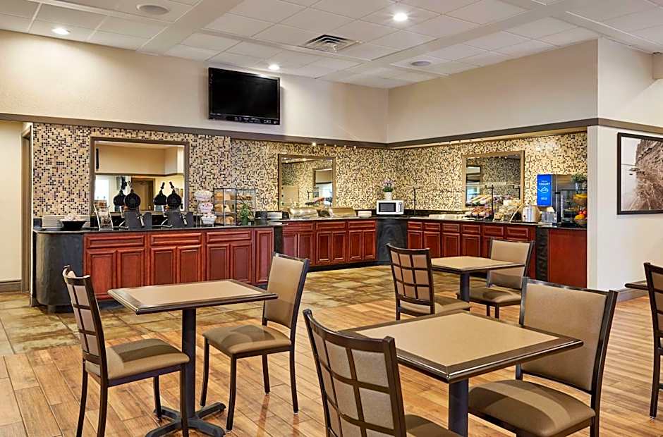 Best Western Plus Milwaukee Airport Hotel & Conference Center