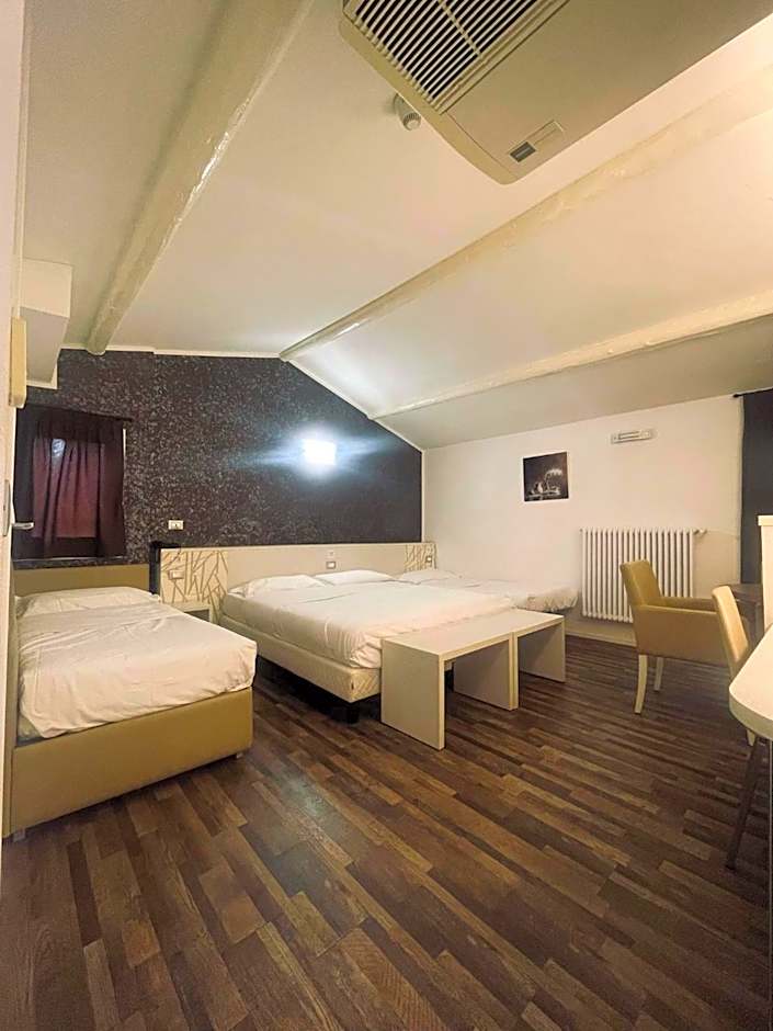 Hotel Holiday