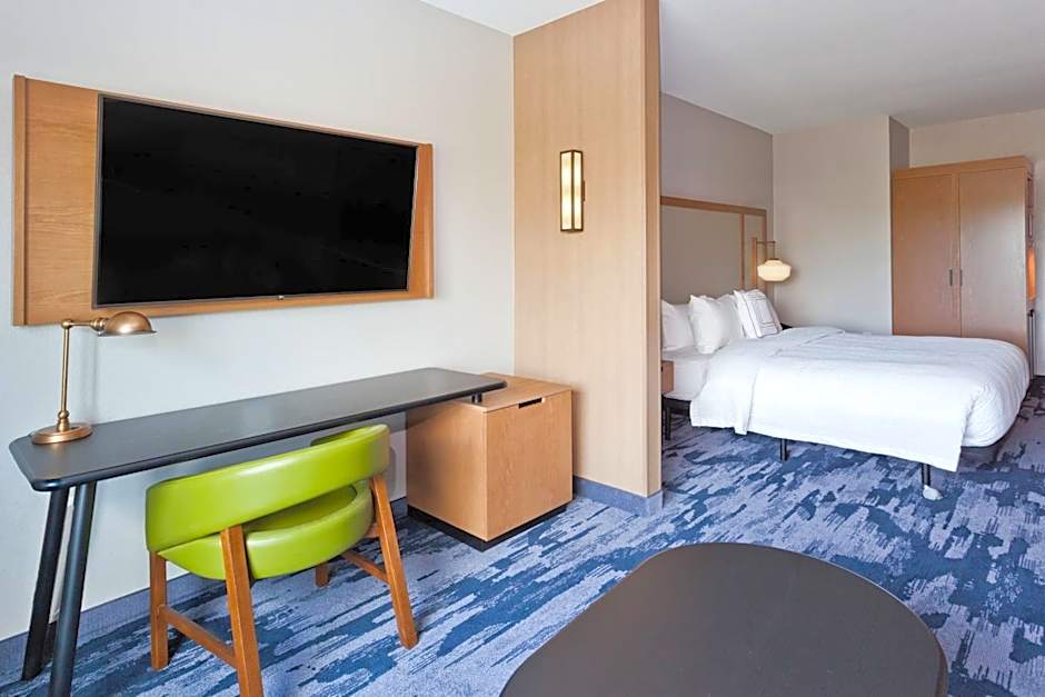 Photo 1 of 4 of 1 King Bed Suite, Mobility Accessible, Bathtub