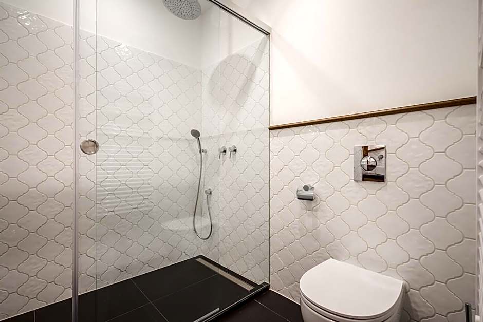 Budapest Eye- Boutique Suites, by BQA