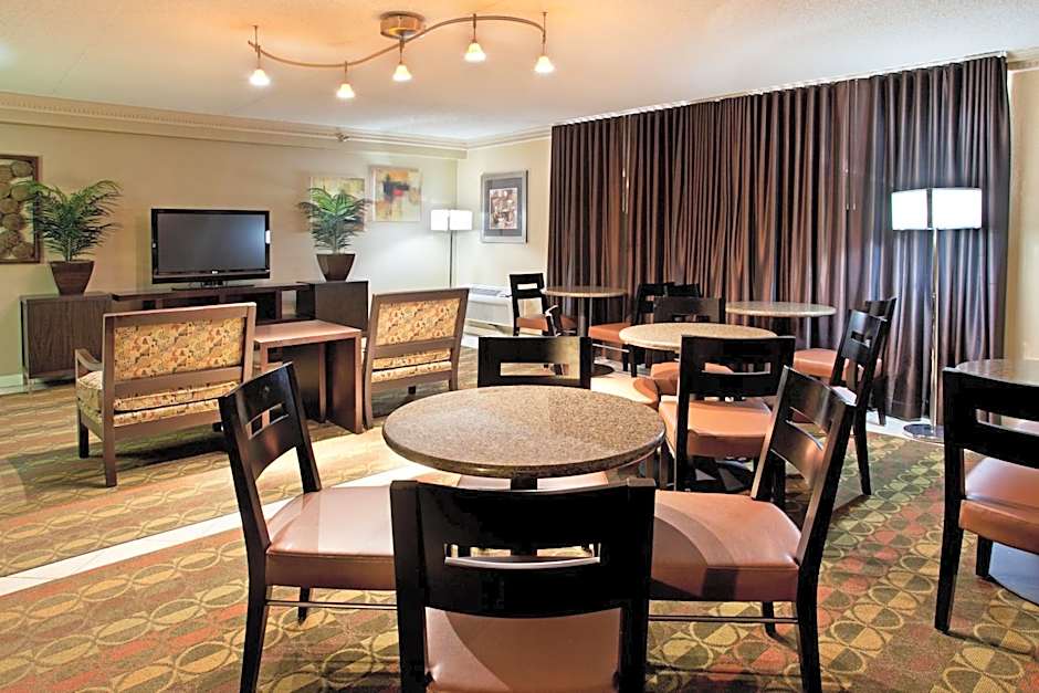 Crowne Plaza Columbus North - Worthington By IHG