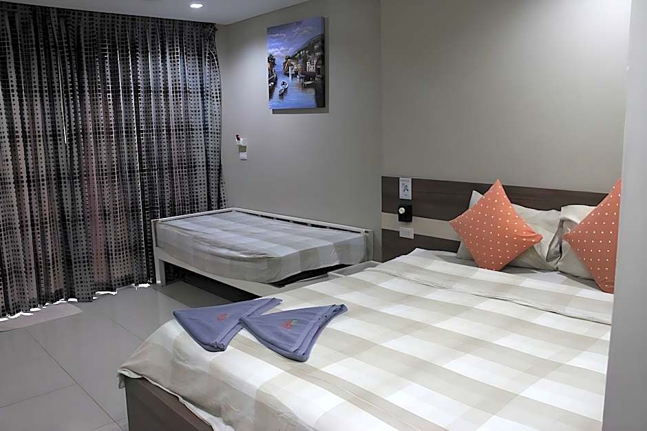 Bee Orchid Pool Villa