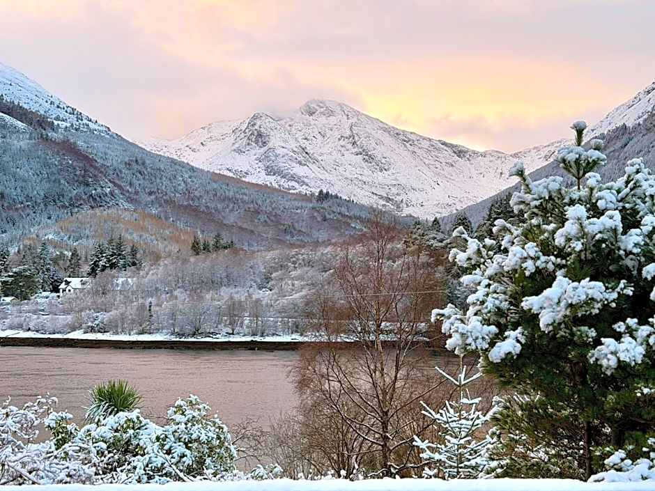 Loch Leven Hotel & Distillery