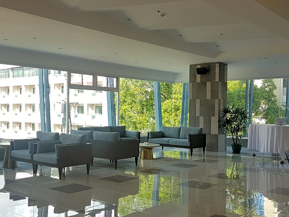 Travelite Hotel Legarda