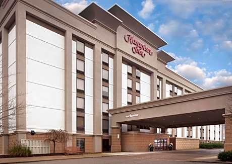 Hampton Inn By Hilton Charleston-Southridge