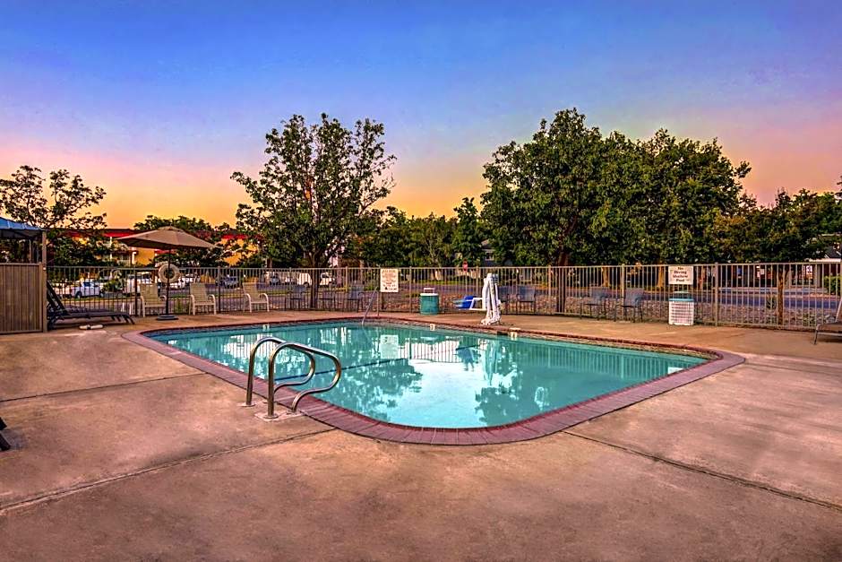Motel 6-Red Bluff, CA