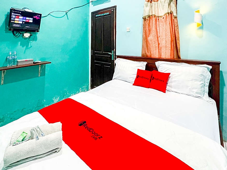 RedDoorz near Sunrise Mall Mojokerto