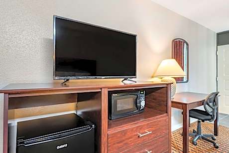 Double Room with Two Double Beds - Non-Smoking