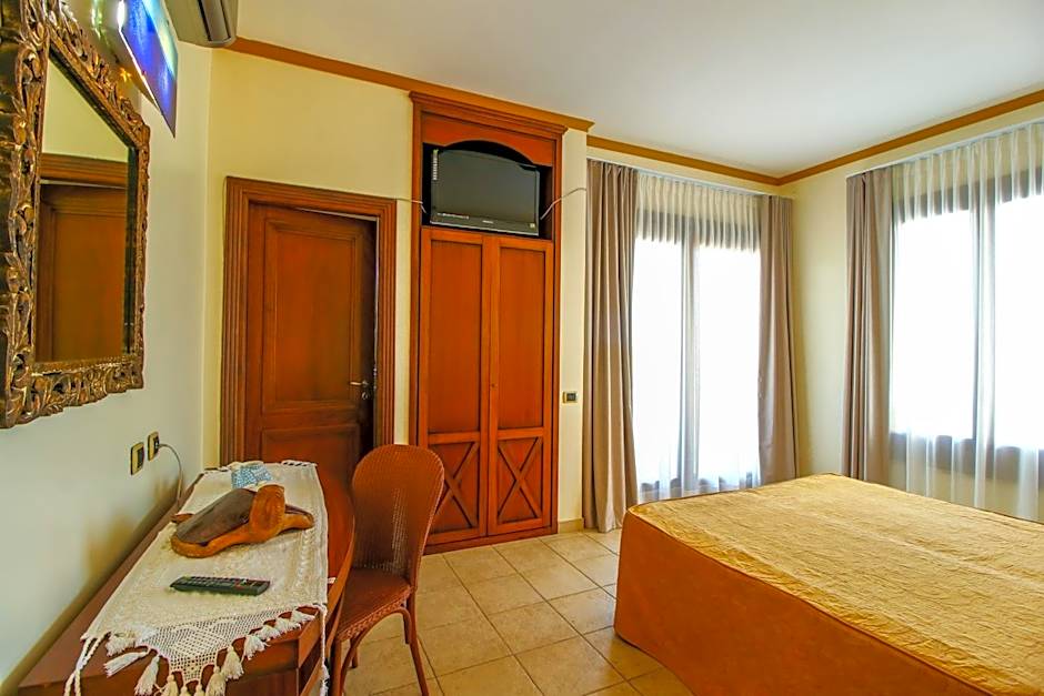 Hotel Il Faro Della Guitgia Tommasino