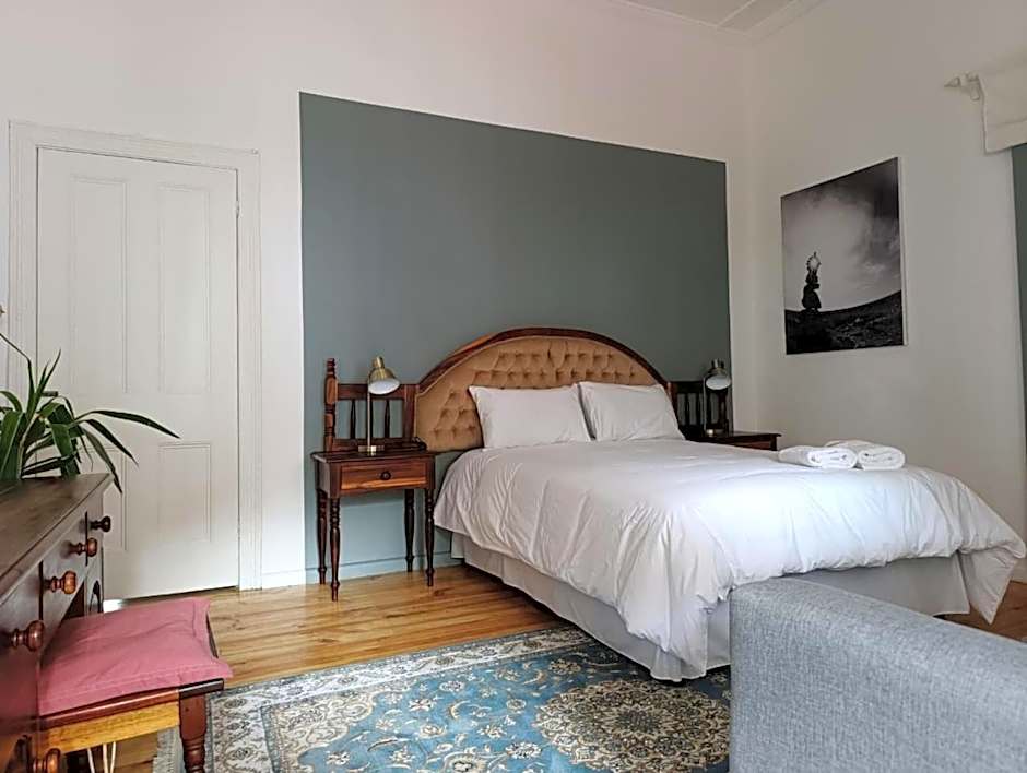 Guinea Fowl Lodge - Lagoon & Heads View B&B, Central Knysna