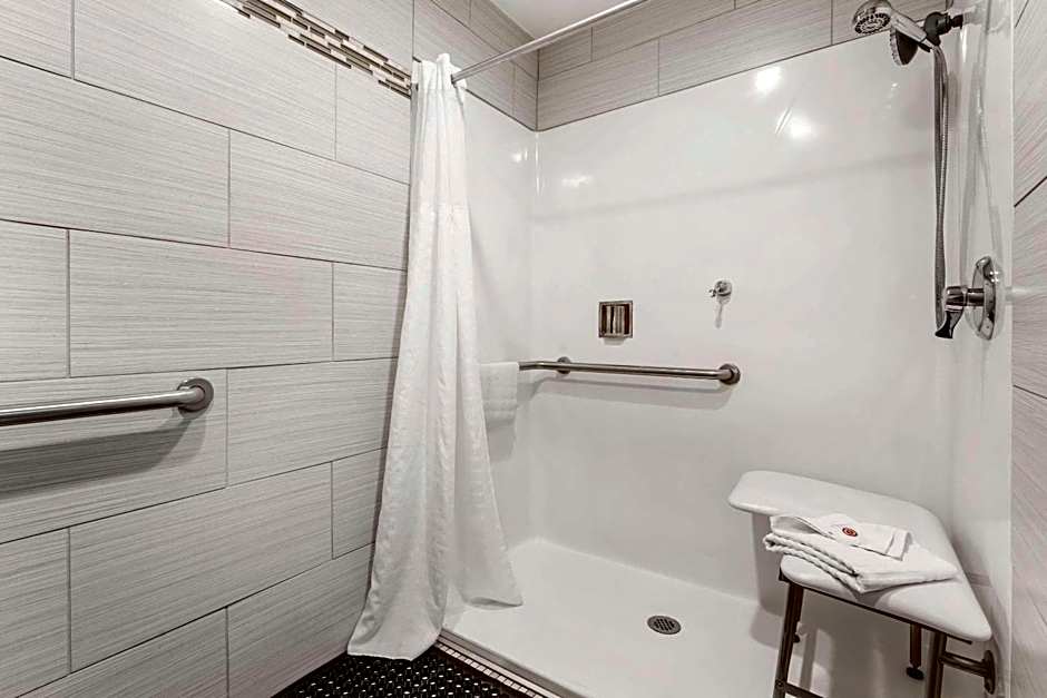 Comfort Inn & Suites Redwood Country