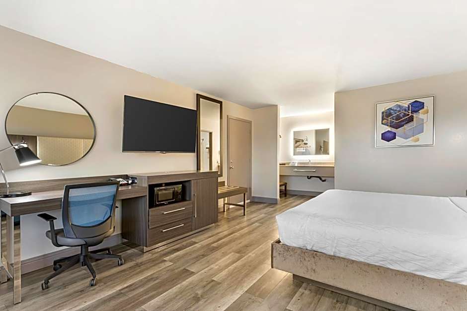 Best Western Marina State Beach